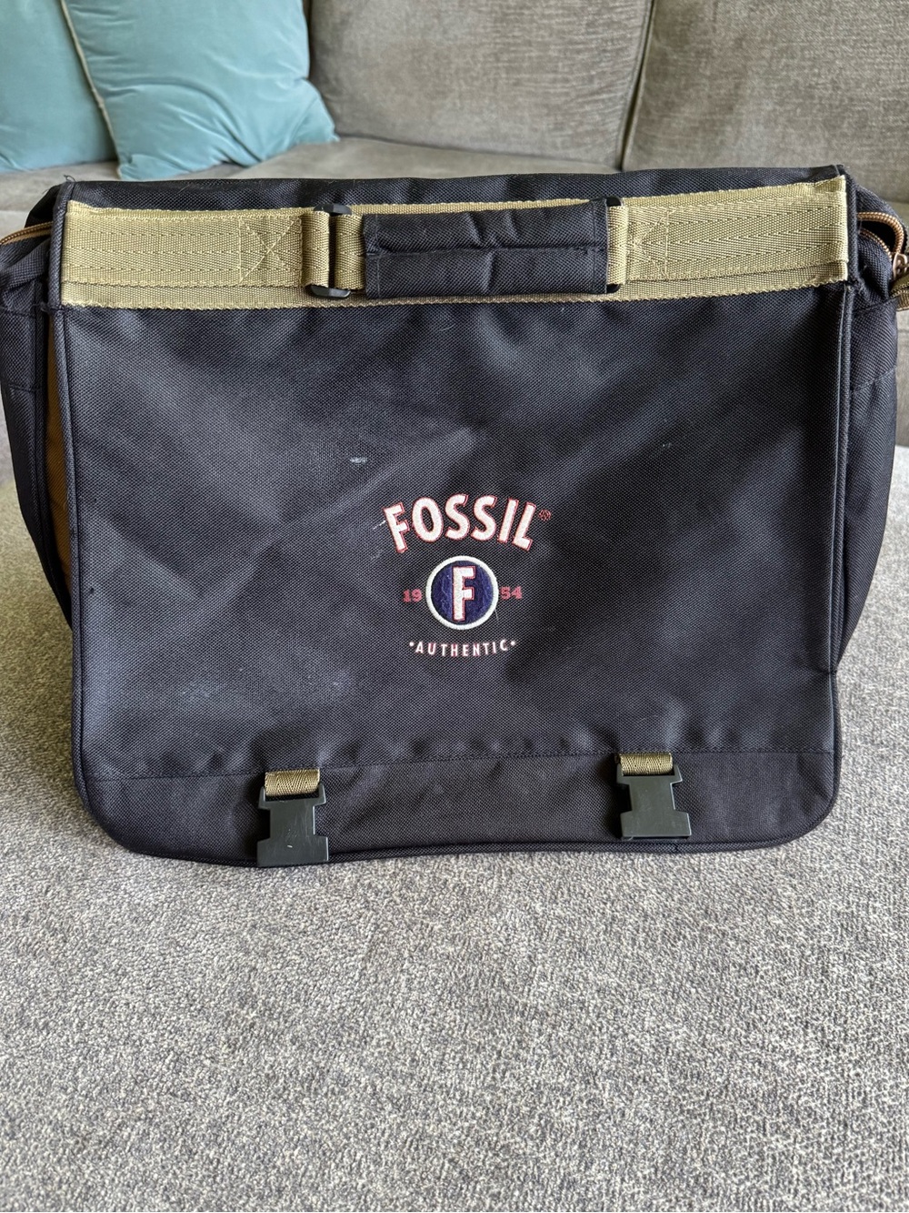 Vintage Fossil Messenger Bag (read description)